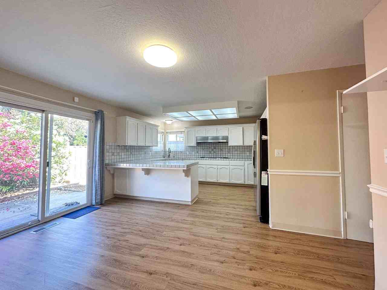 1727 Coralee Dr - Photo 4 of 20