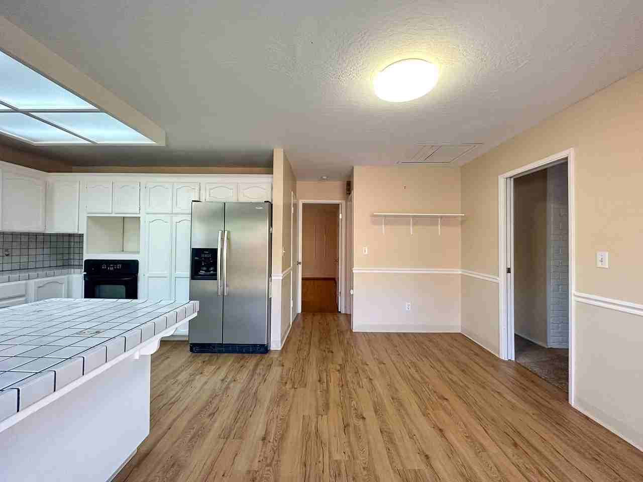 1727 Coralee Dr - Photo 7 of 20