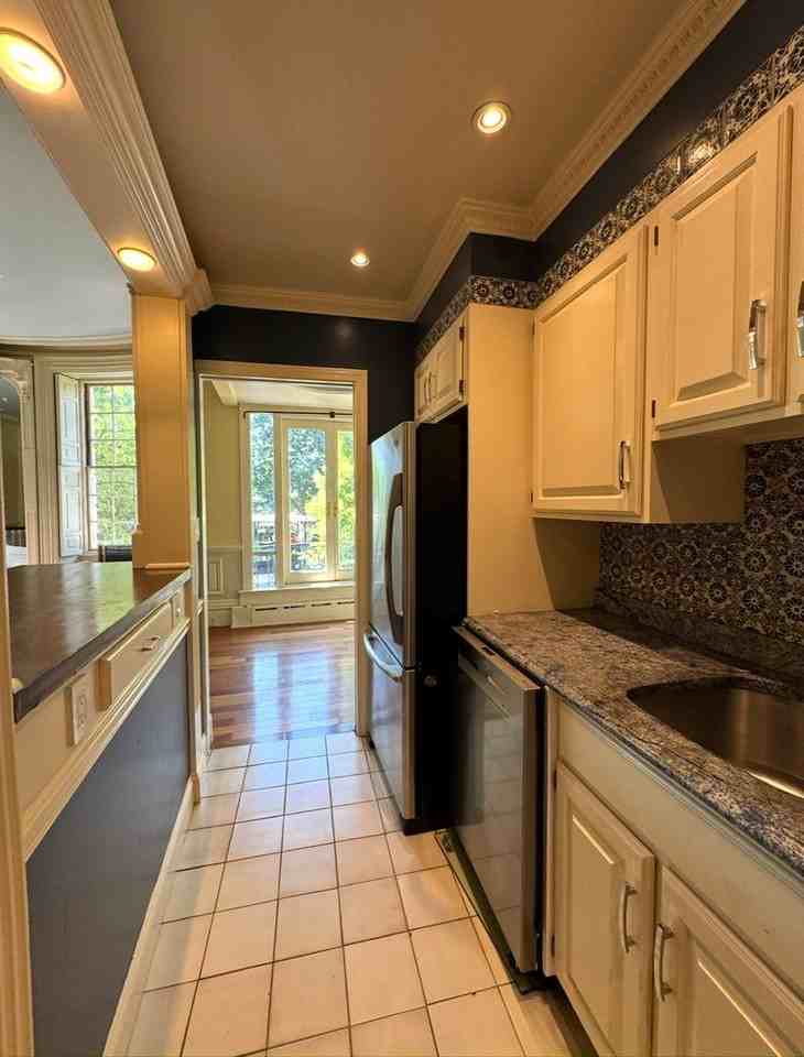 36 Beacon St - Photo 6 of 8