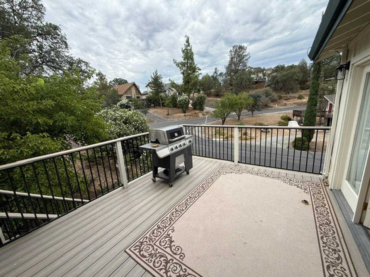 552 Bret Harte Dr - Photo 6 of 16