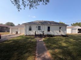 featured image of 112 E Court St
