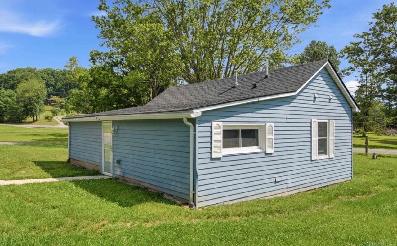 1752 Mount Tabor Rd - Photo 5 of 17