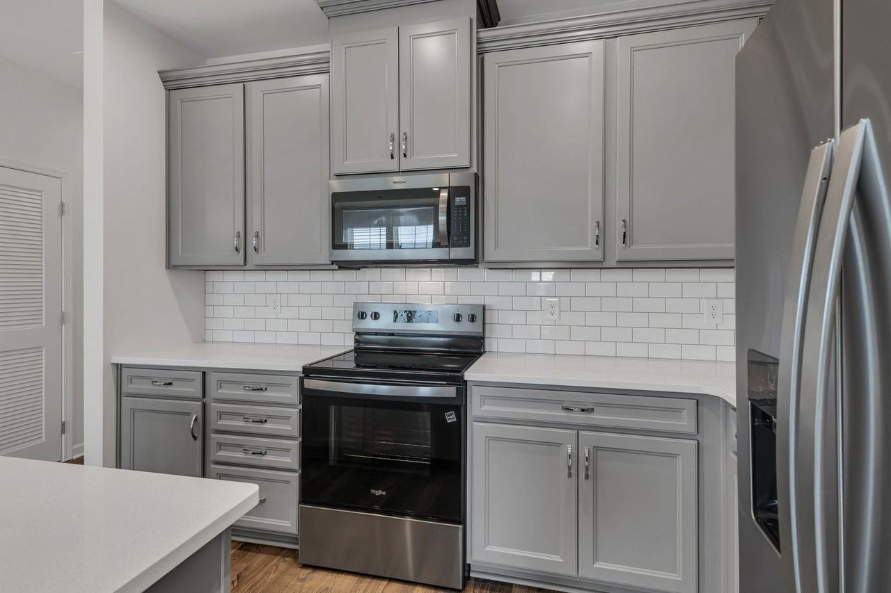 5002 Dayflower Dr - Photo 5 of 26