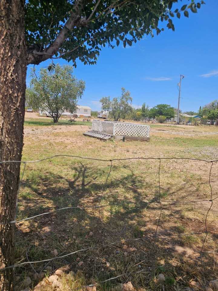 2078 S Kentucky St - Photo 2 of 10