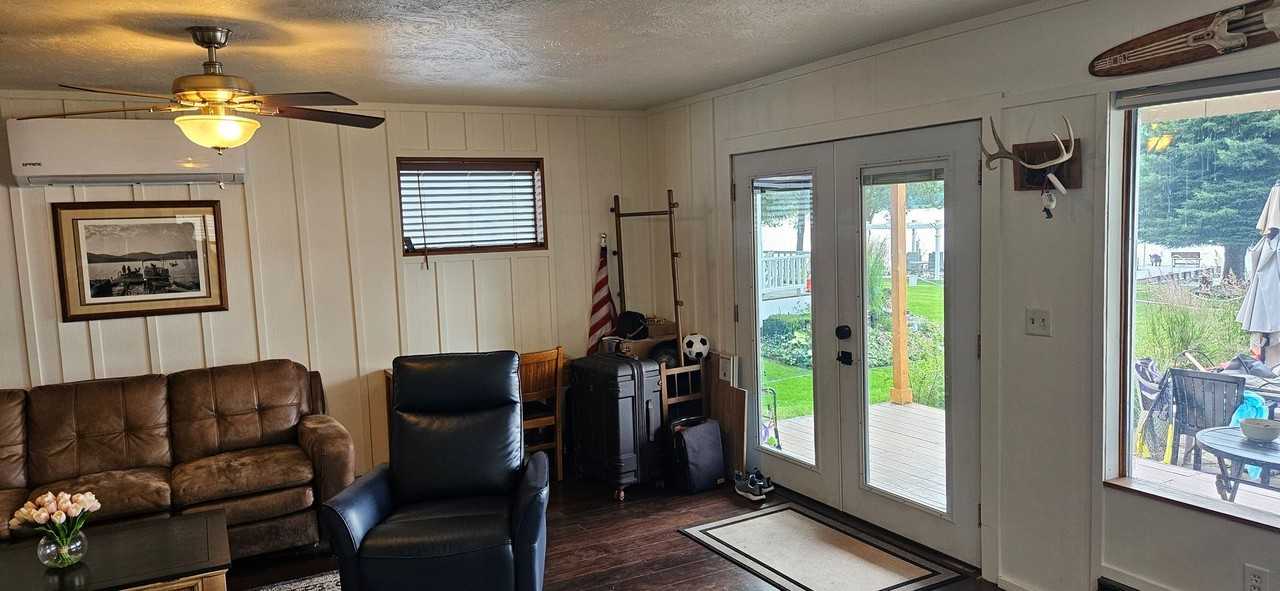 14128 N Meadow Ln - Photo 2 of 12