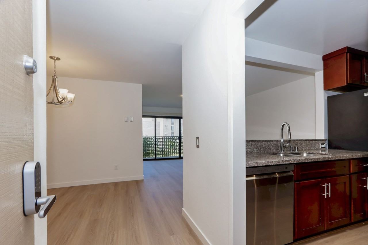 380 Vallejo Dr #128 - Photo 4 of 42