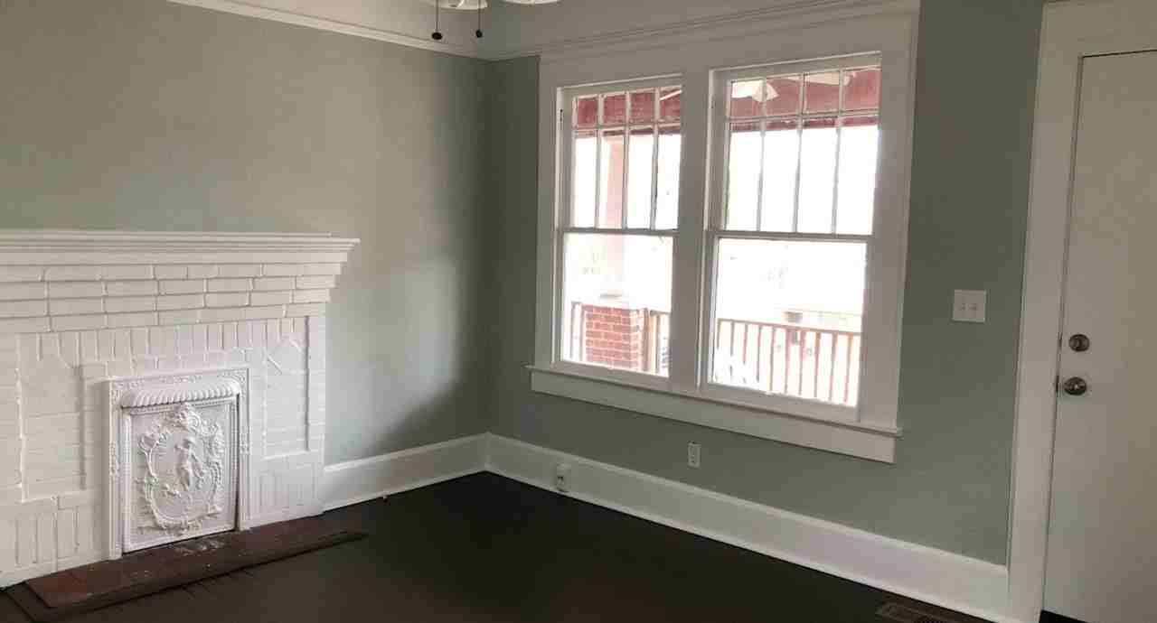 906 Queen St - Photo 3 of 14
