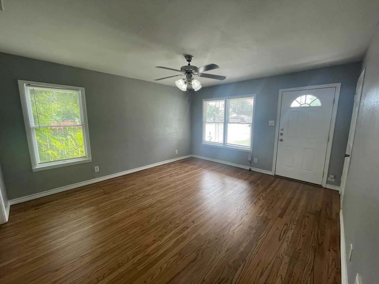 4501 Moravian Dr - Photo 3 of 17