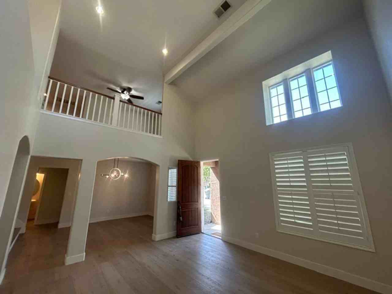 5211 W Elkhorn Ct - Photo 5 of 31