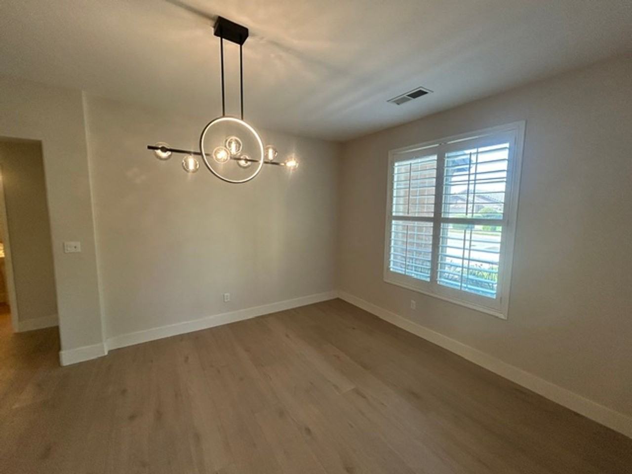 5211 W Elkhorn Ct - Photo 7 of 31