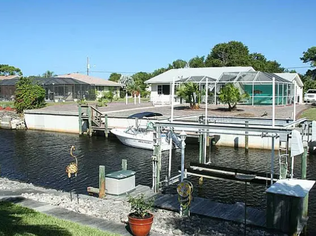 2583 Oberon Rd - Photo 3 of 24