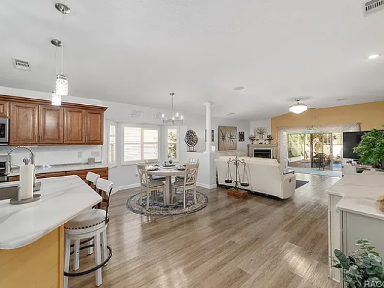 1819 W Nicole Dr - Photo 5 of 22