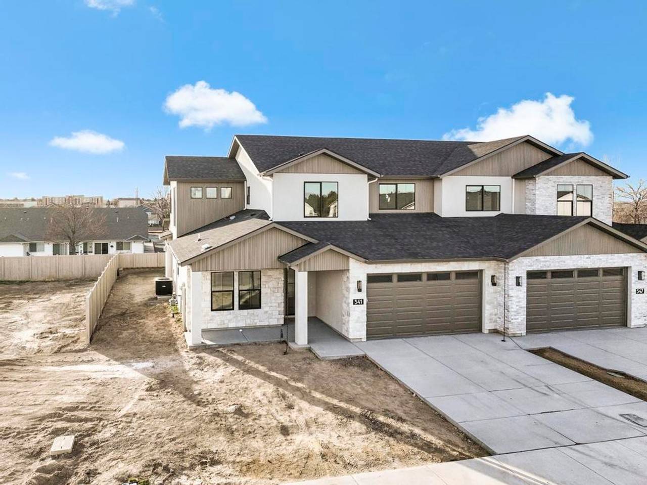 541 Canyon Falls Dr - Photo 2 of 50