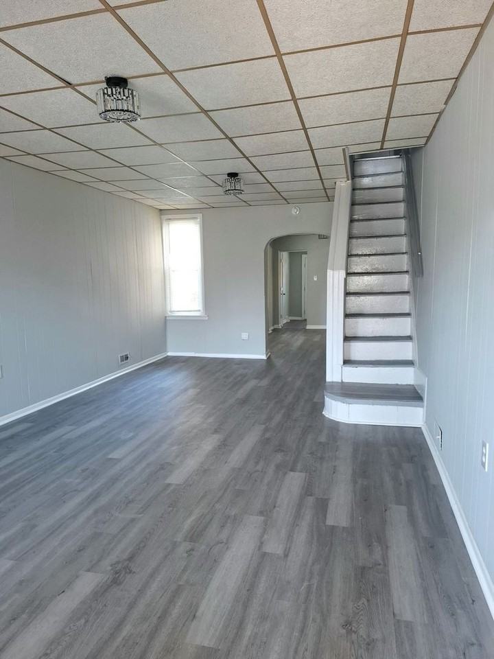 2610 W 7th St - Photo 2 of 15