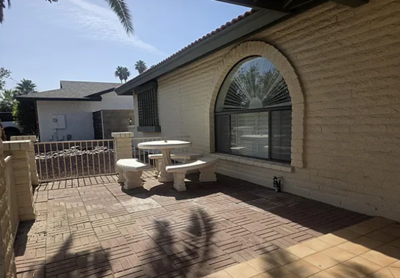 2409 E Jensen St - Photo 2 of 15