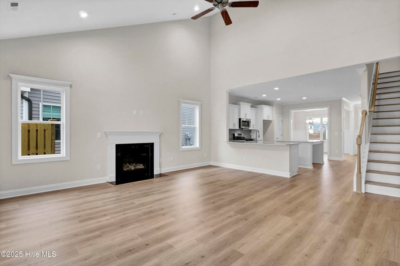 2772 Longleaf Pine Cir - Photo 2 of 35