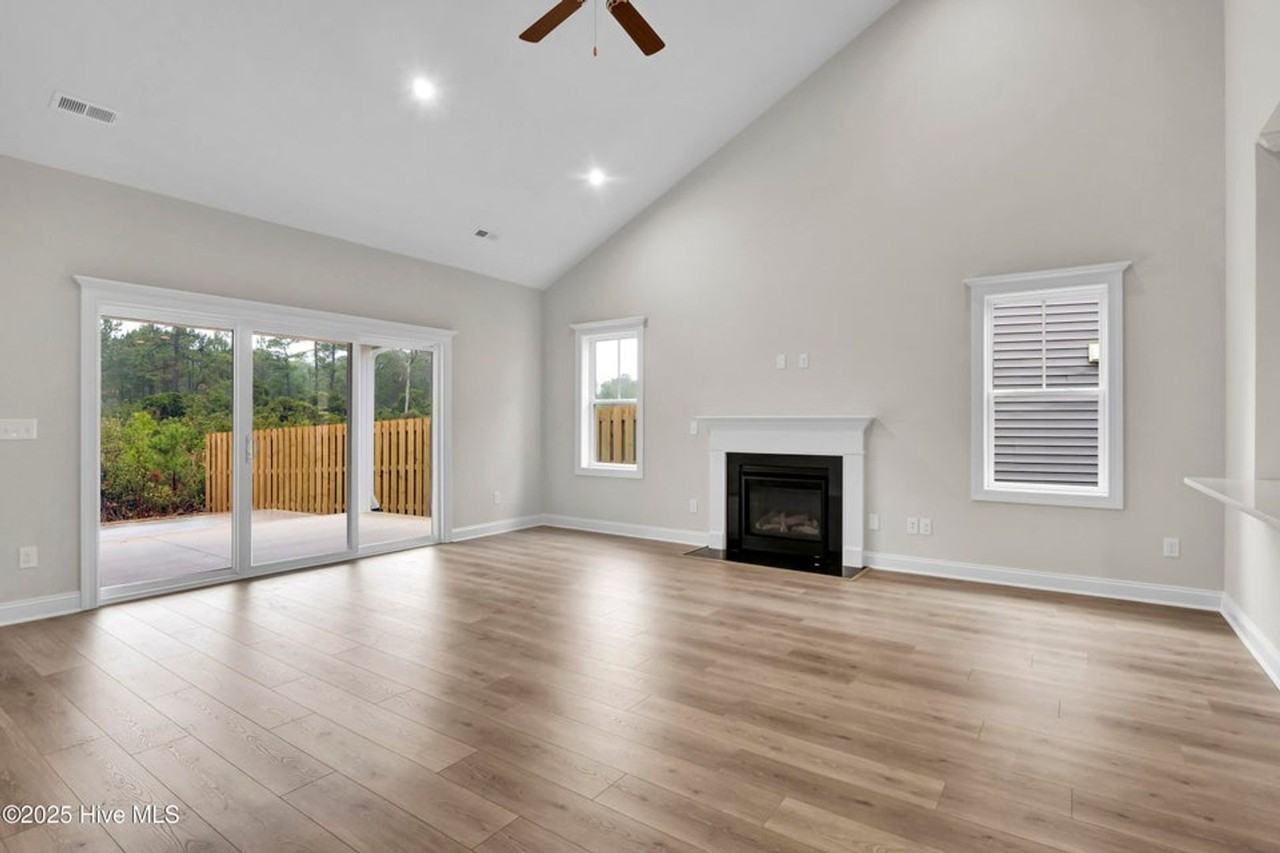 2772 Longleaf Pine Cir - Photo 4 of 35