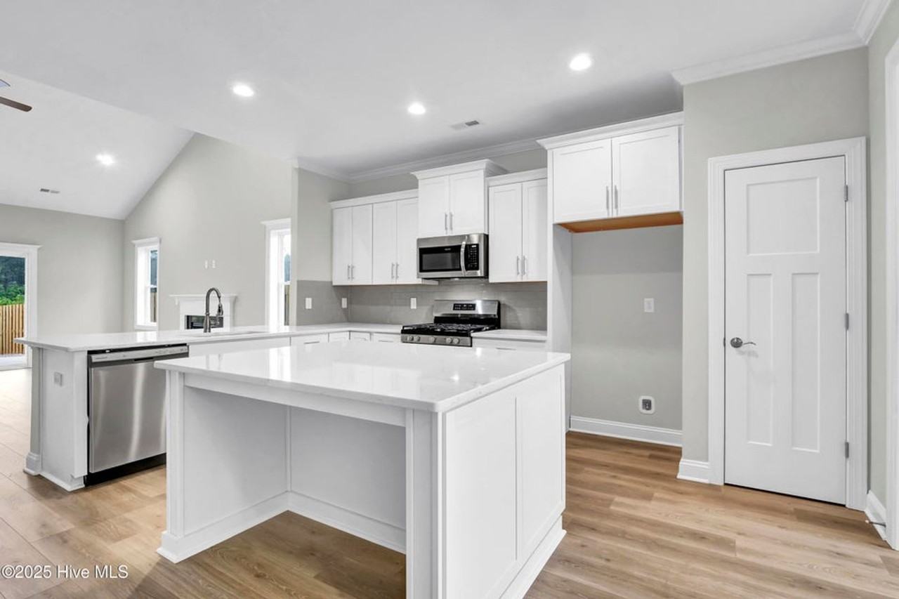 2772 Longleaf Pine Cir - Photo 5 of 35