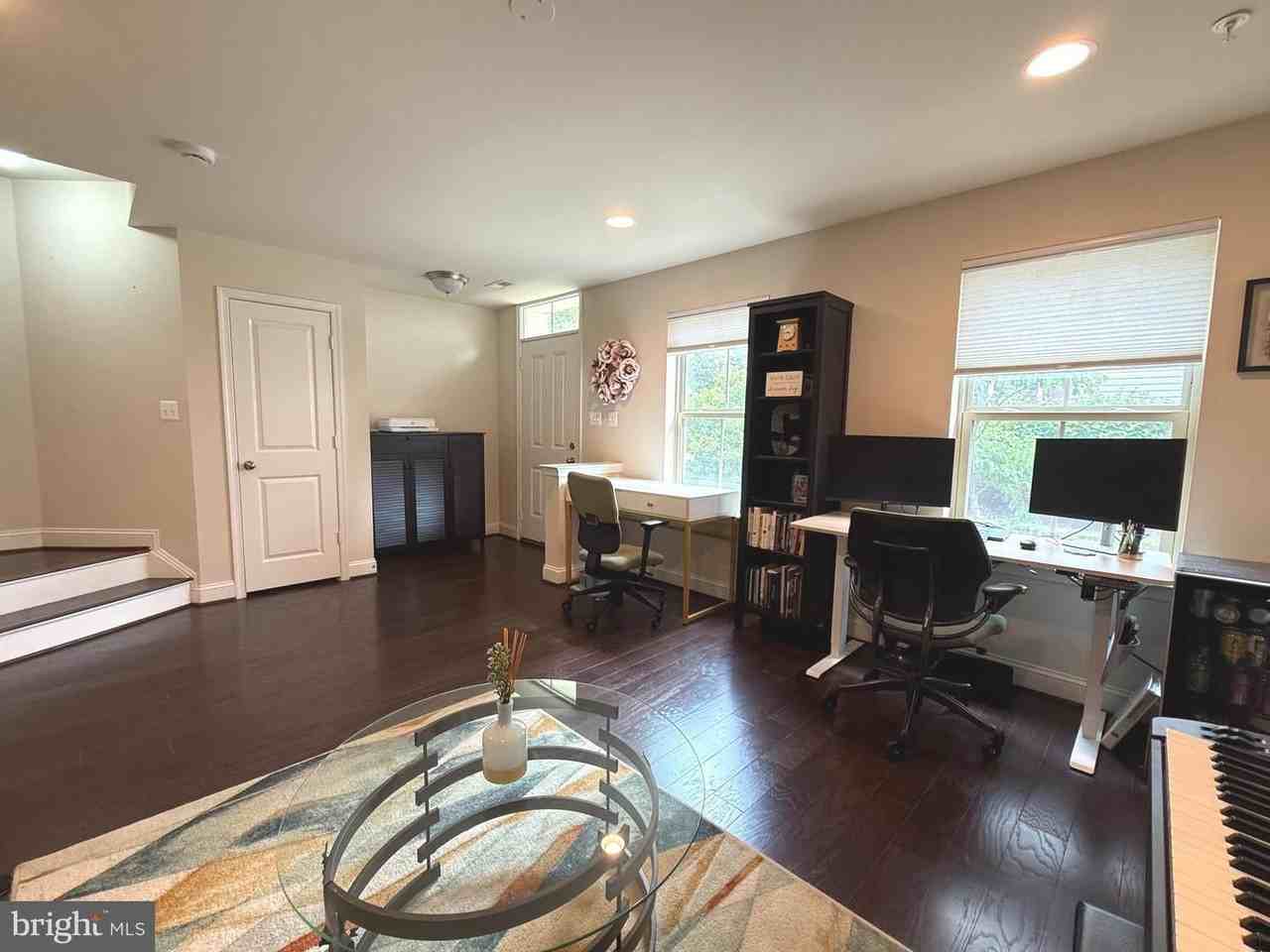 104 Vanguard Ln - Photo 3 of 15