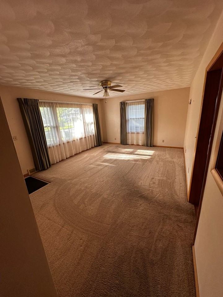 615 College St - Photo 2 of 15