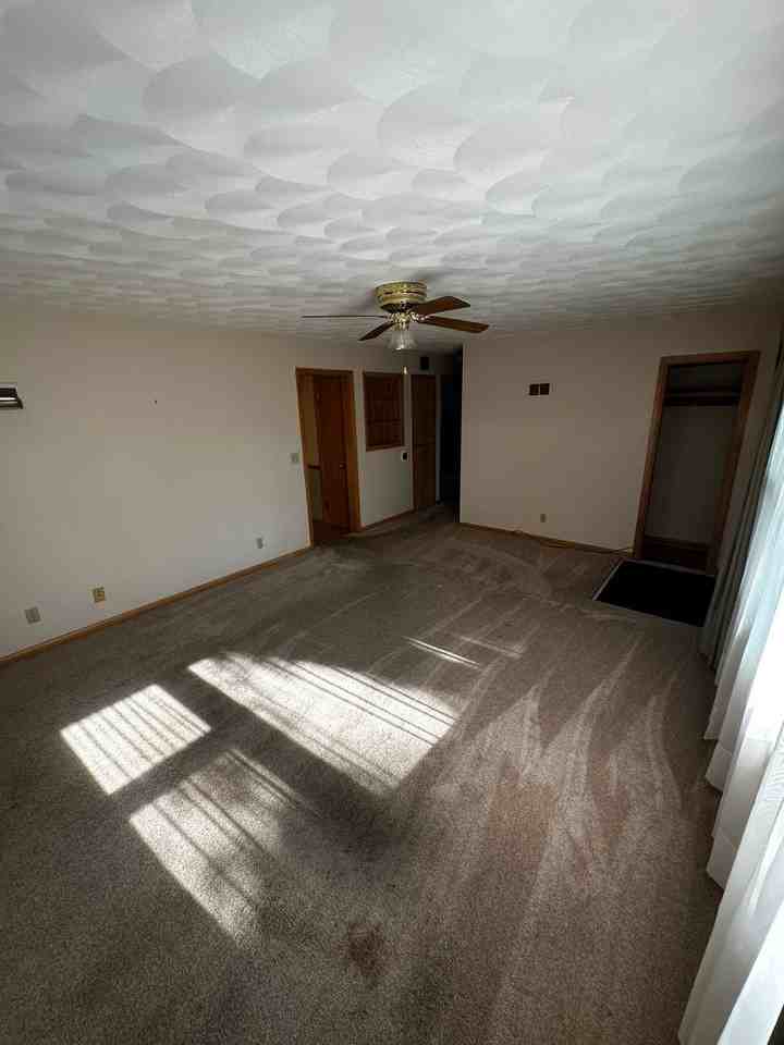 615 College St - Photo 3 of 15