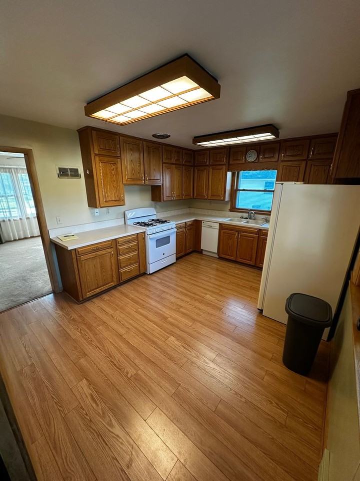615 College St - Photo 4 of 15