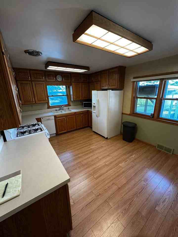 615 College St - Photo 5 of 15