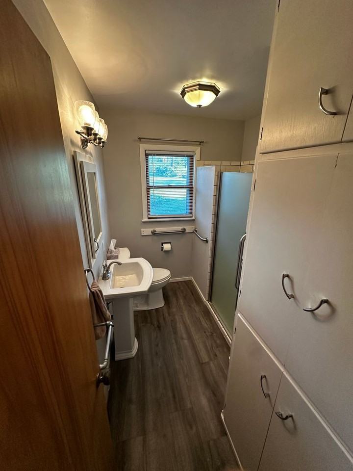 615 College St - Photo 6 of 15