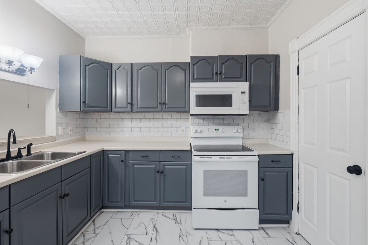 42 Glen St - Photo 5 of 30