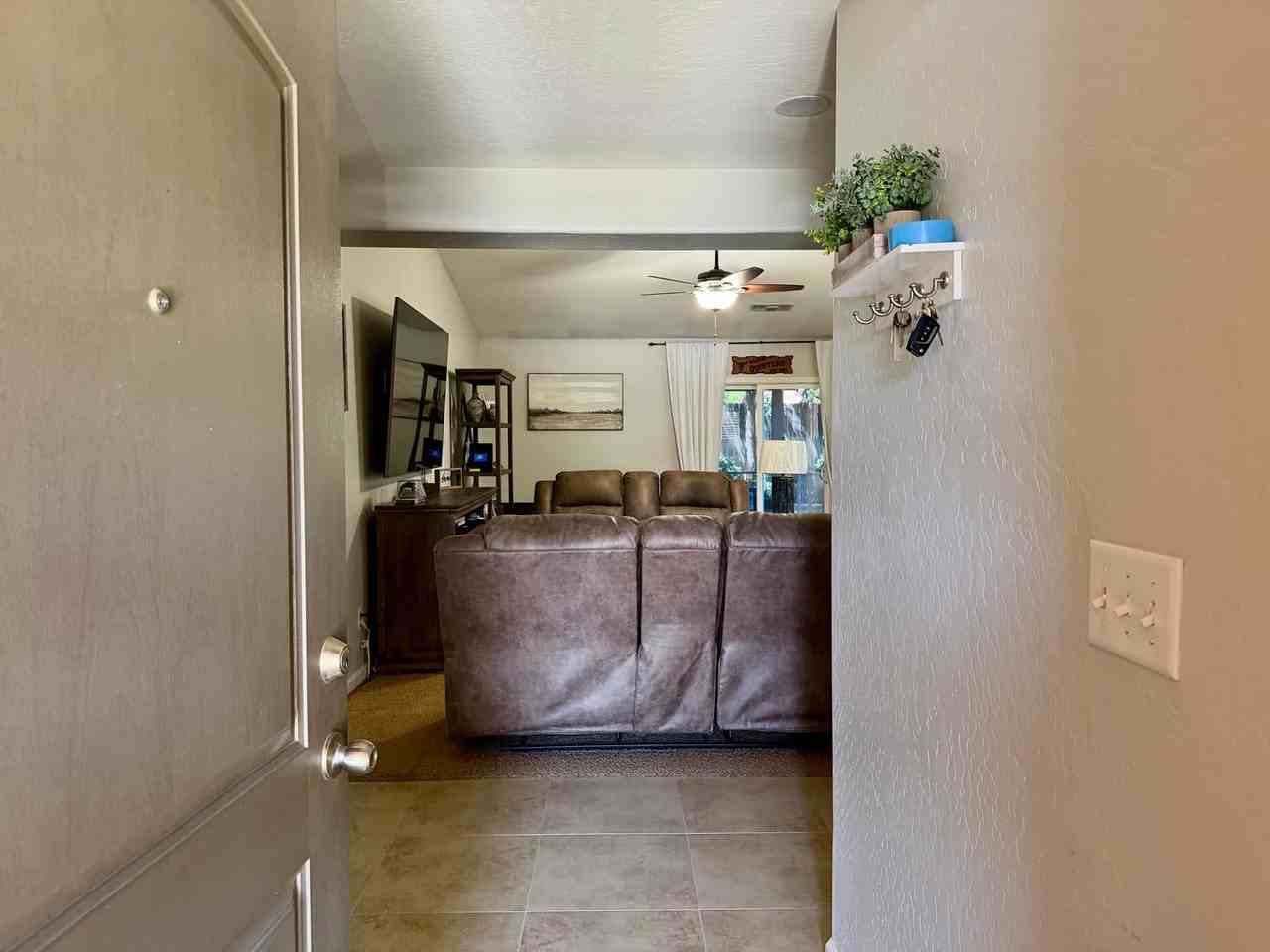5949 E Laurel Ave - Photo 3 of 33