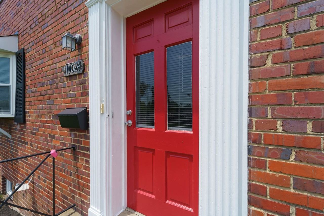 10024 Lorain Ave - Photo 3 of 27