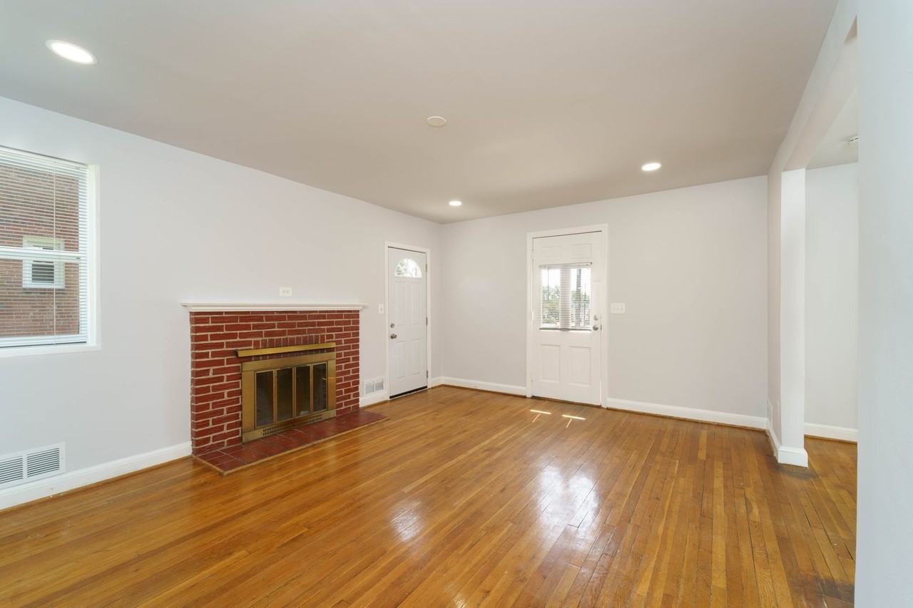 10024 Lorain Ave - Photo 6 of 27