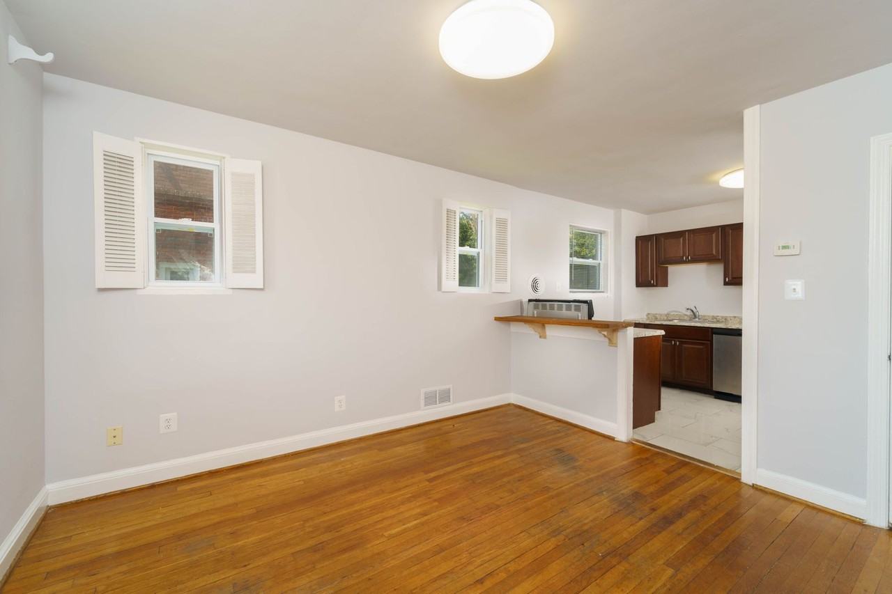 10024 Lorain Ave - Photo 7 of 27