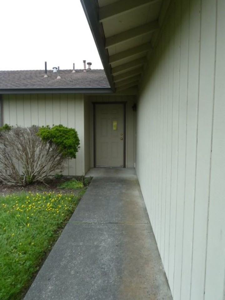 1704 Antoine Ave - Photo 2 of 17