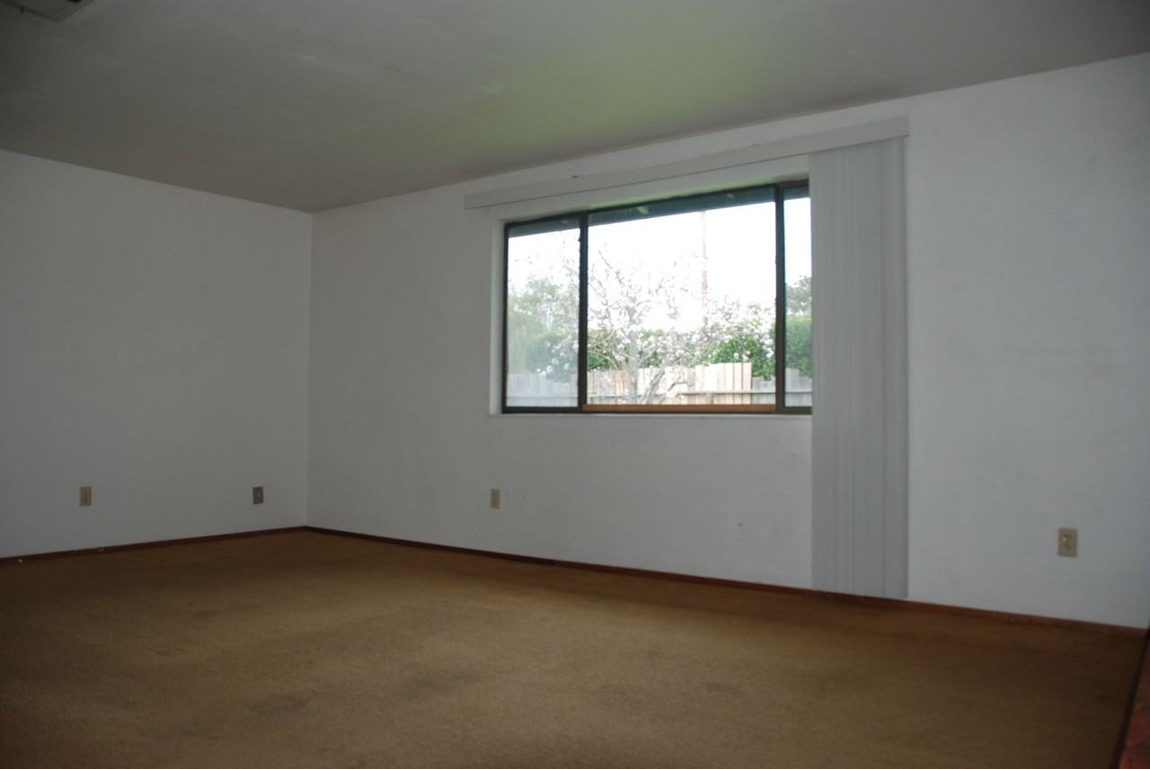 1704 Antoine Ave - Photo 4 of 17