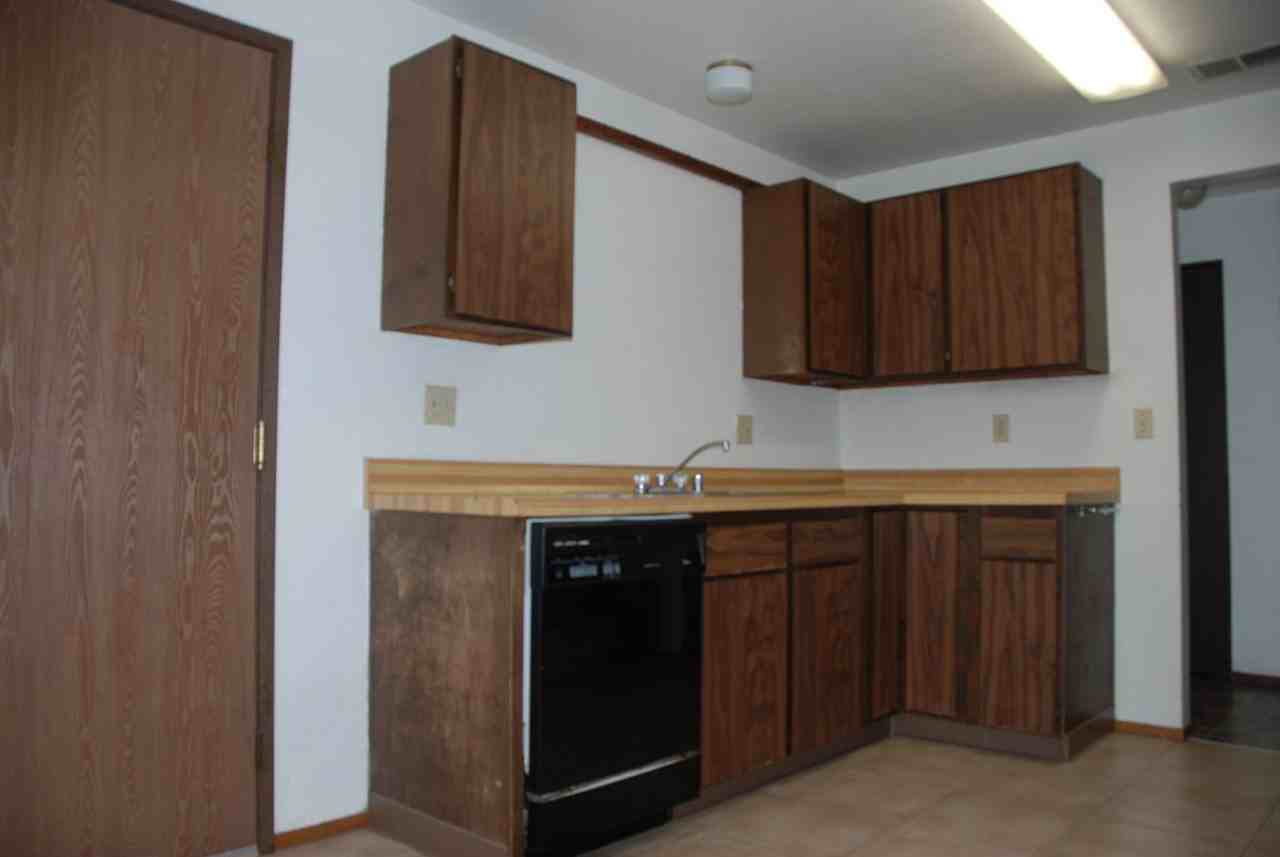 1704 Antoine Ave - Photo 7 of 17
