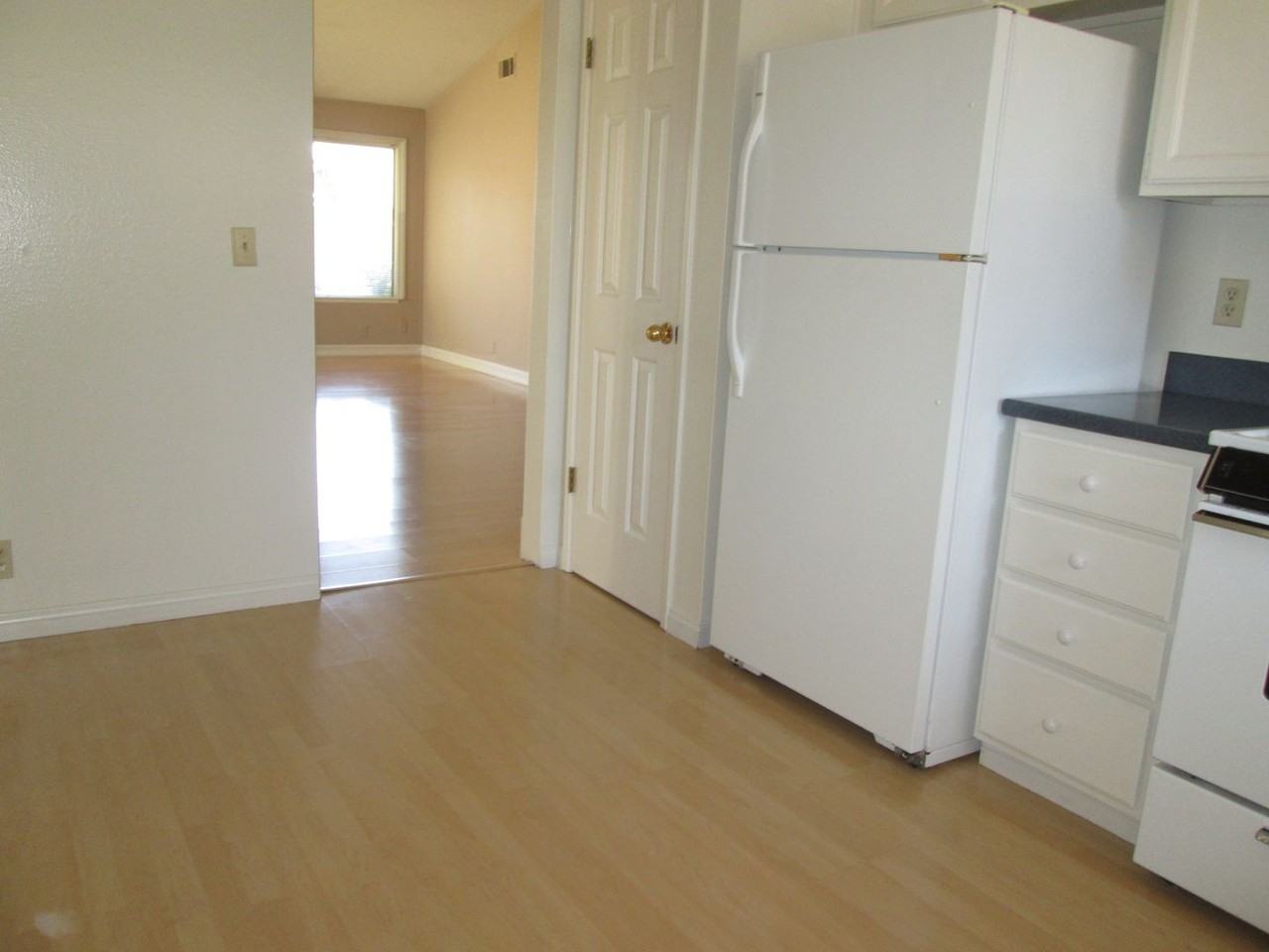 927 Lobelia Ln - Photo 5 of 11