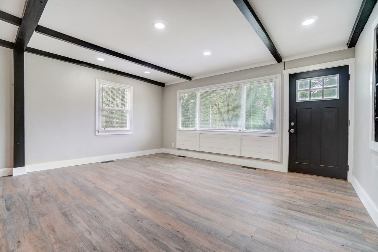 4025 Haney Rd - Photo 6 of 27
