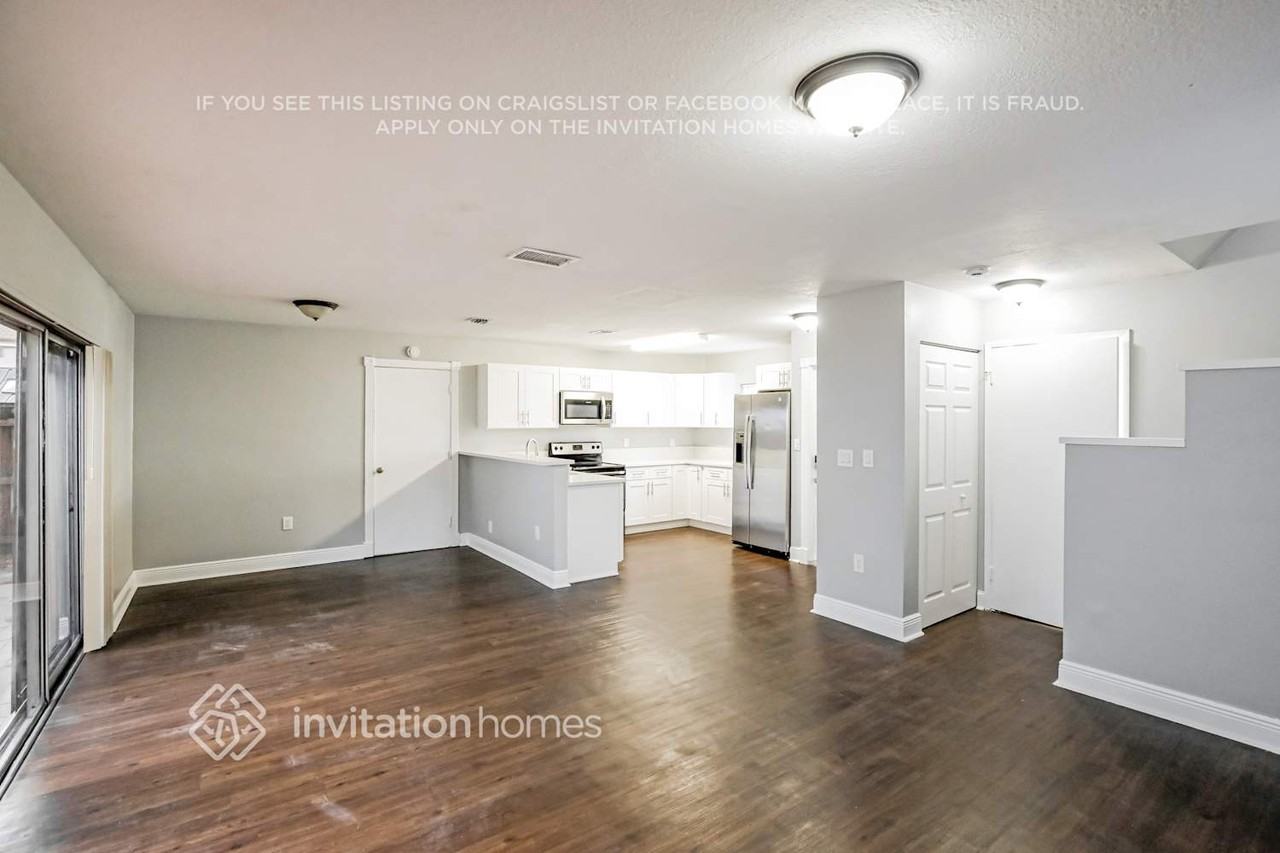 14736 Sw 92nd Street Rd - Photo 5 of 18