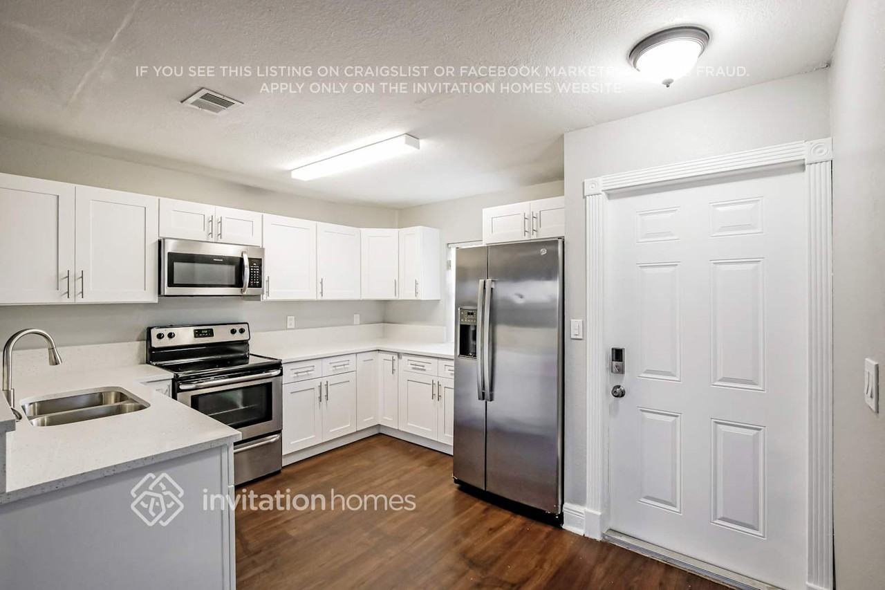 14736 Sw 92nd Street Rd - Photo 7 of 18