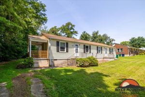 featured image of 1003 Montgomery St