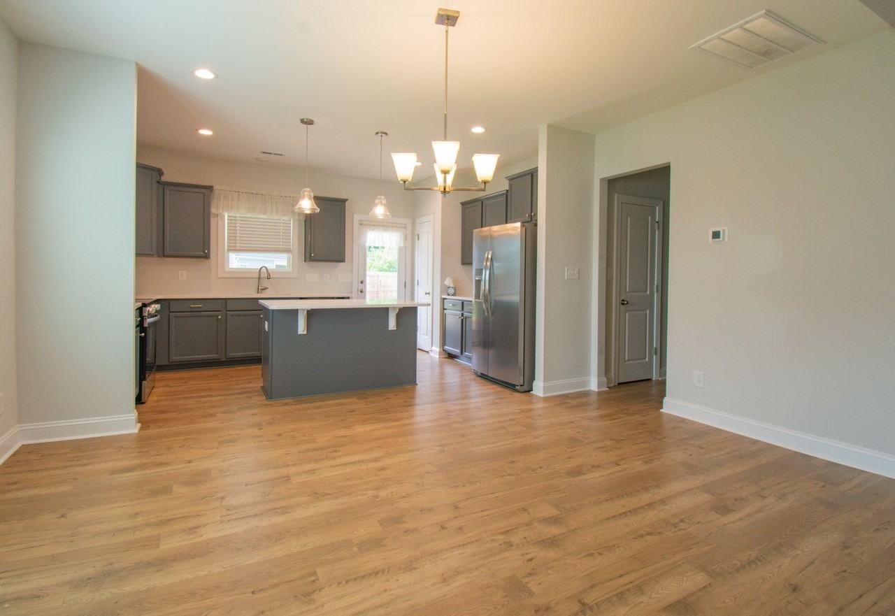 5611 Pondhaven Dr - Photo 5 of 33