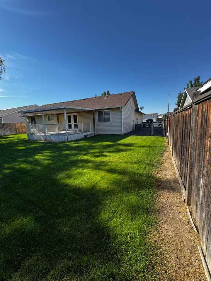 1351 Yost Cir Ne - Photo 7 of 12