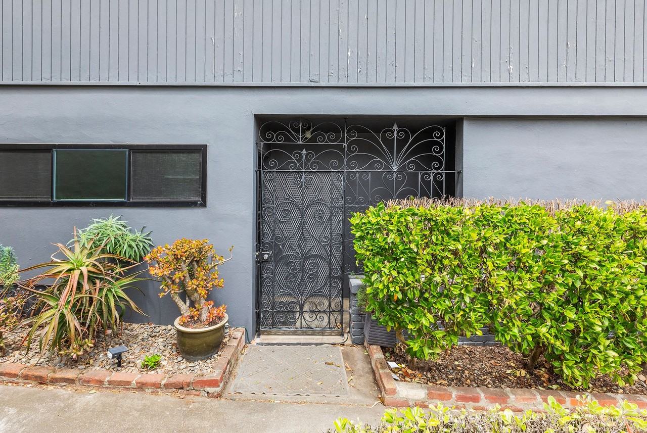 592 Corbett Ave - Photo 4 of 16