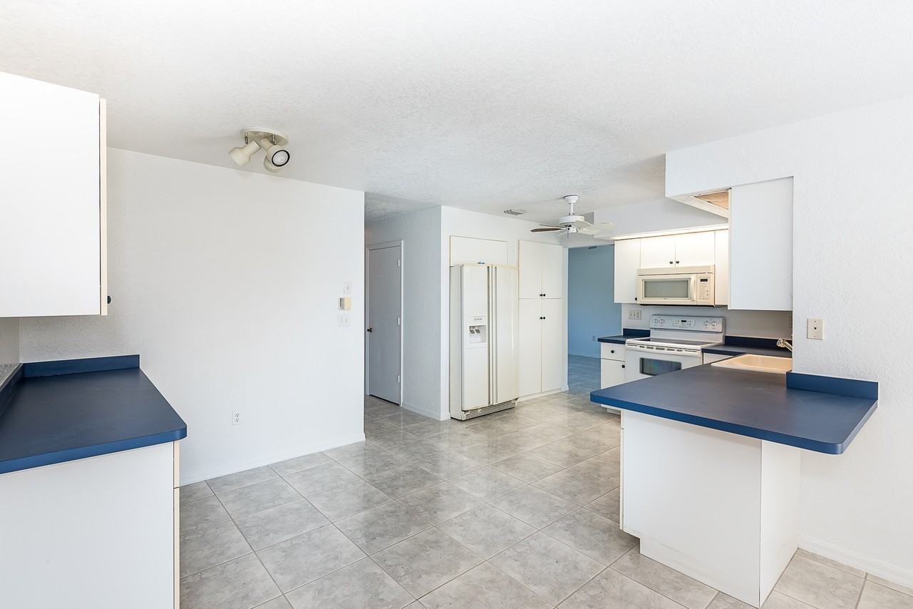 838 Jarvis St - Photo 6 of 43