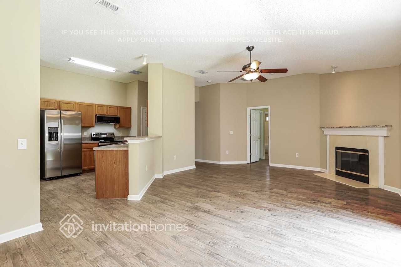 3513 Whisper Creek Blvd - Photo 4 of 17