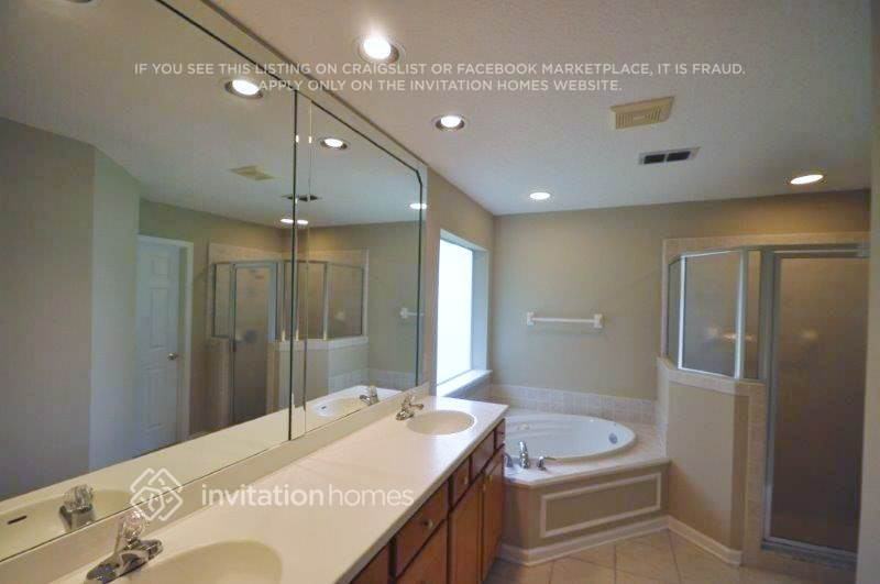 1620 Merroway Ln - Photo 3 of 5
