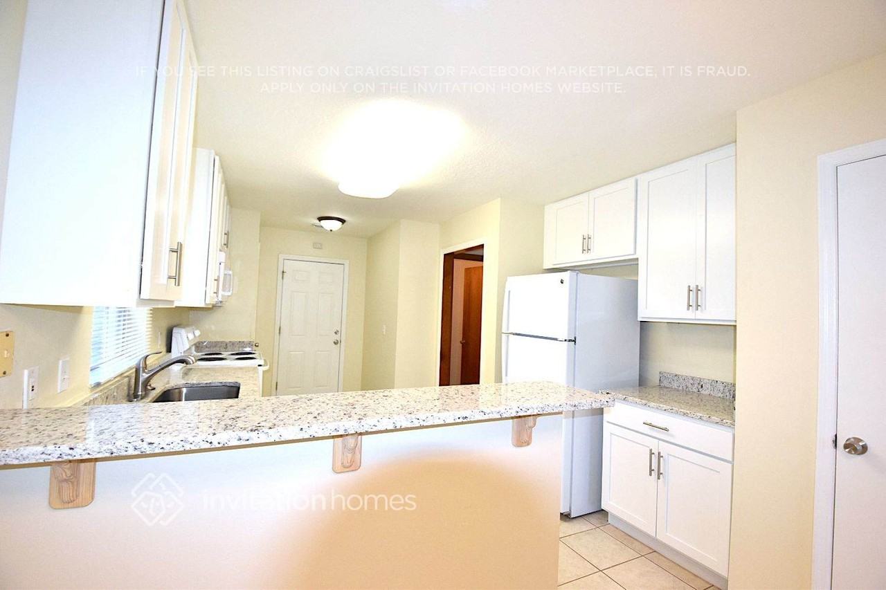 1603 Chatham Cir - Photo 6 of 18