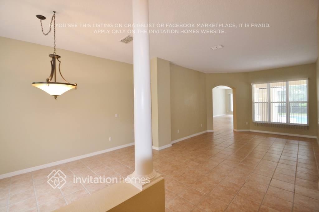 726 Lakeworth Cir - Photo 2 of 13