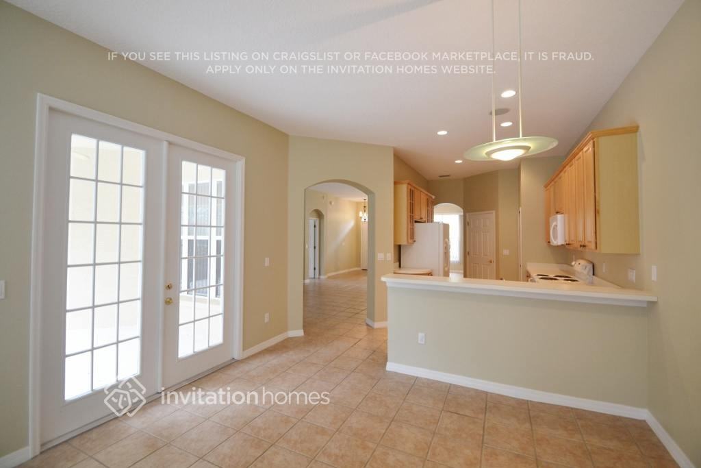 726 Lakeworth Cir - Photo 5 of 13